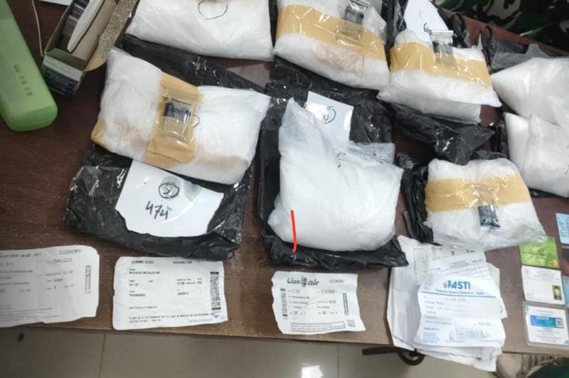 Gagal Selundupkan 4,1 Kg Sabu ke Palu, Pria Asal Aceh Ditangkap di Bandara Pekanbaru